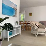 Molat Bay View Apartment *