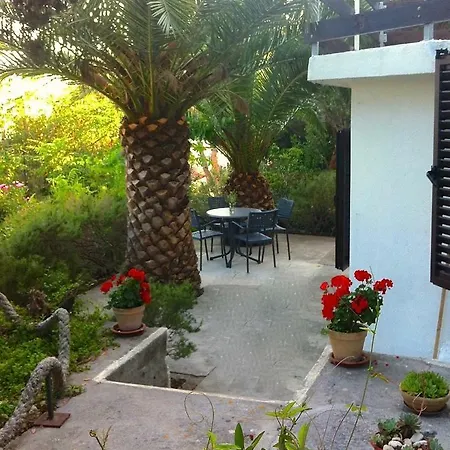 Molat Bay View 公寓 *